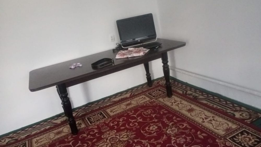 Срочно продам стол