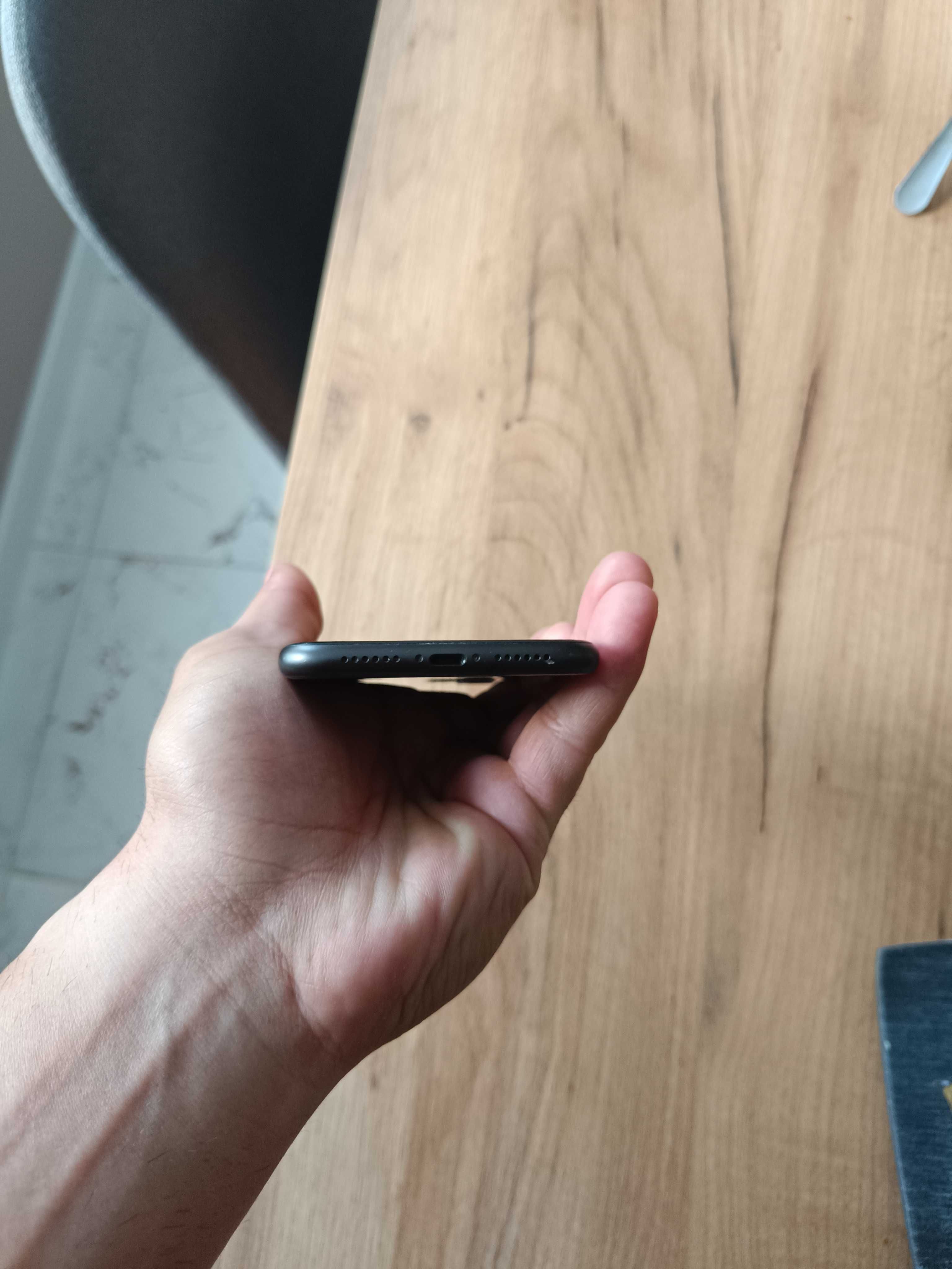 iPhone 11  Black Перфектен
