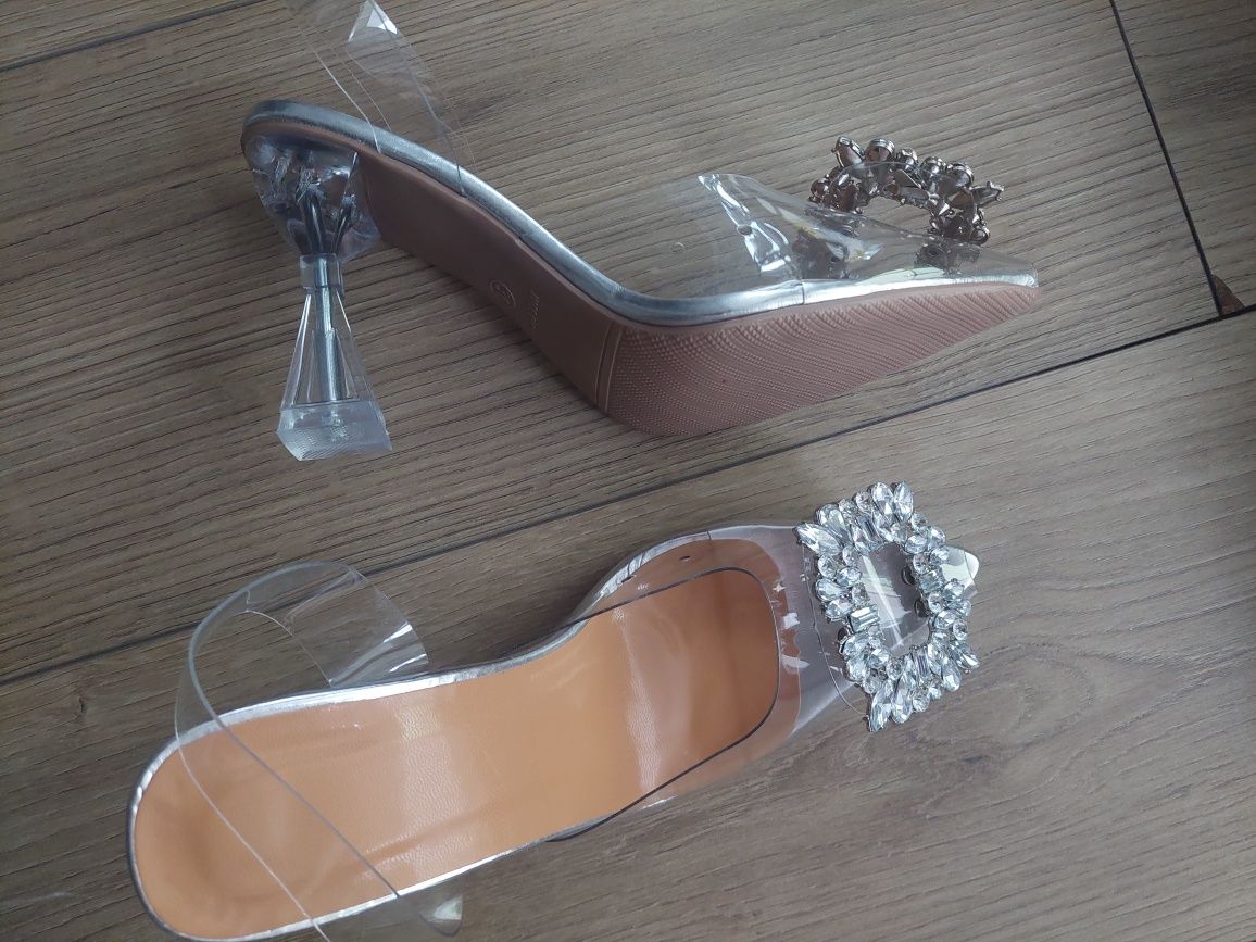 Vând pantofi stiletto 36 transparenți cu pietre Asos,zara