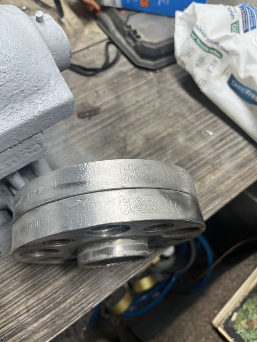 2 броя фланци 20мм