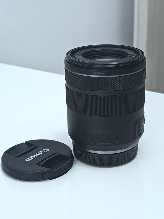 Obiectiv Canon RF 85mm F2 Macro IS STM, impecabil
