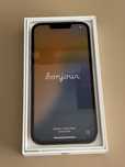 iPhone 13 128GB полный комплект с тремя оригинальными чехлами
