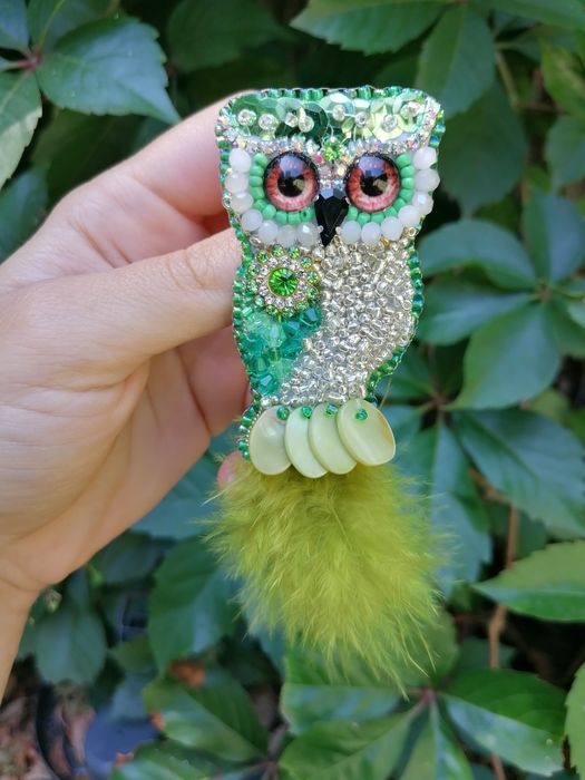 Brosa margelute handmade