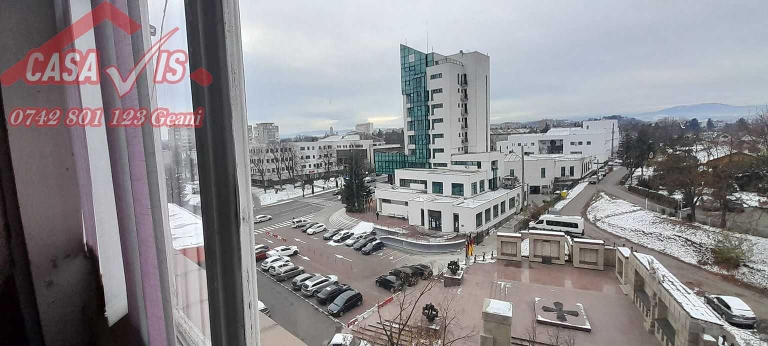 Apartament 2 camere in fata primariei din Onesti .