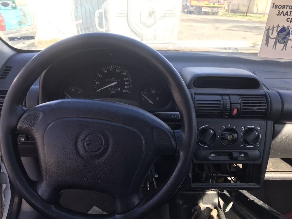 Opel corsa 1.0 1.2v На Части