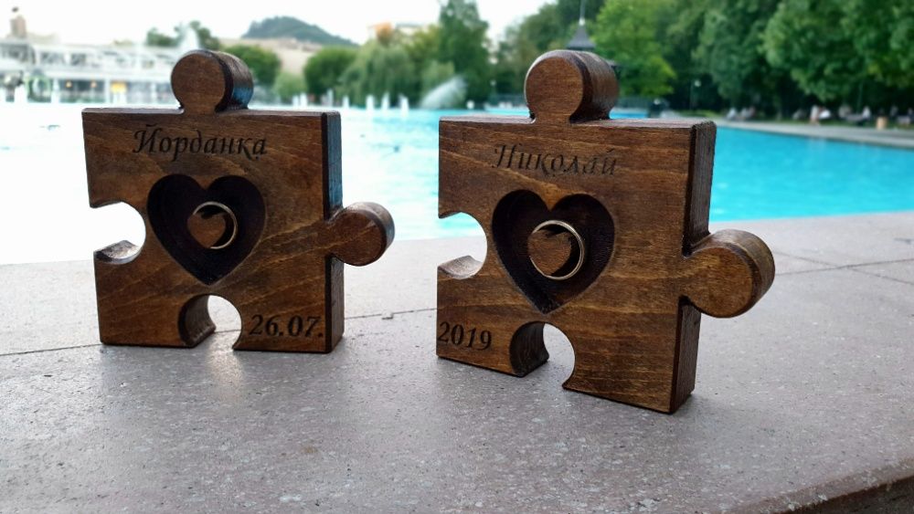 Сватбена декорация. Сватбена табела от дърво. Поставка за пръстени