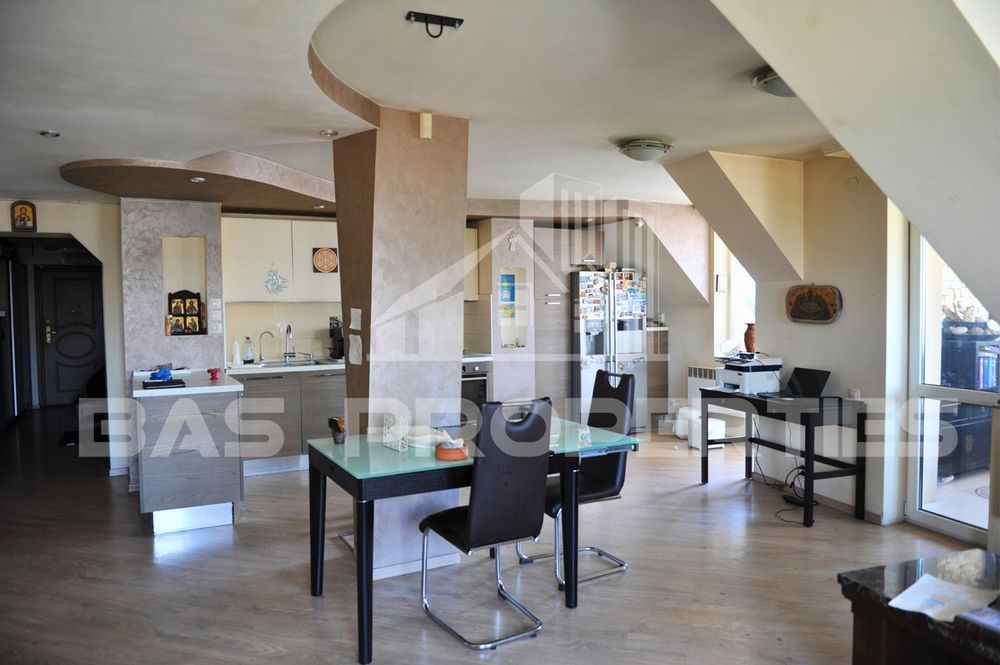 Продава се Четиристаен апартамент в София, Стрелбище - 200 кв.м за 1900 €/кв.м - Снимка #2