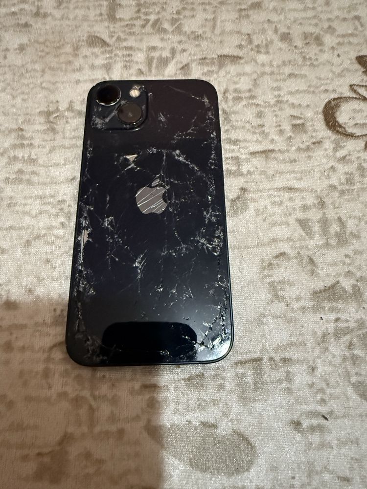 iPhone 14 - заключен / iCloud/