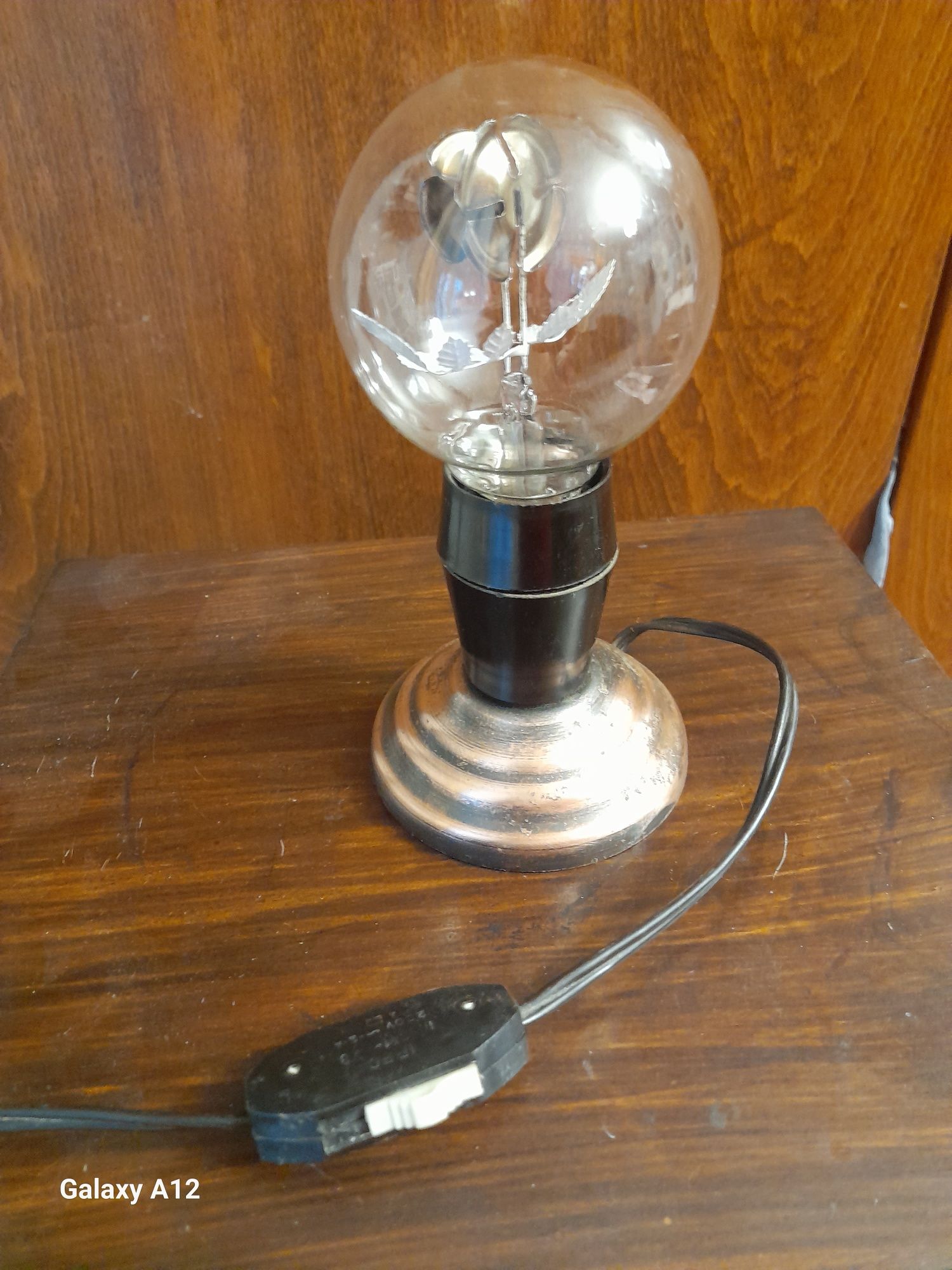 Veioza vintage, cu bec ornamental pentru camera copilului