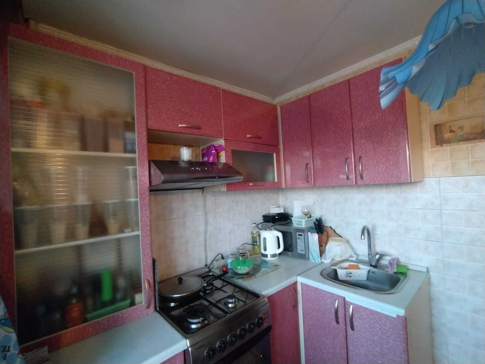 Продам 3-х ком.улучшеную,две лоджии,кухня-7,5 кв.м.кирпич-1974 Ипотека