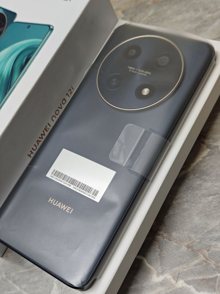 Продава се!!! Смарт телефон Huawei Nova 12i