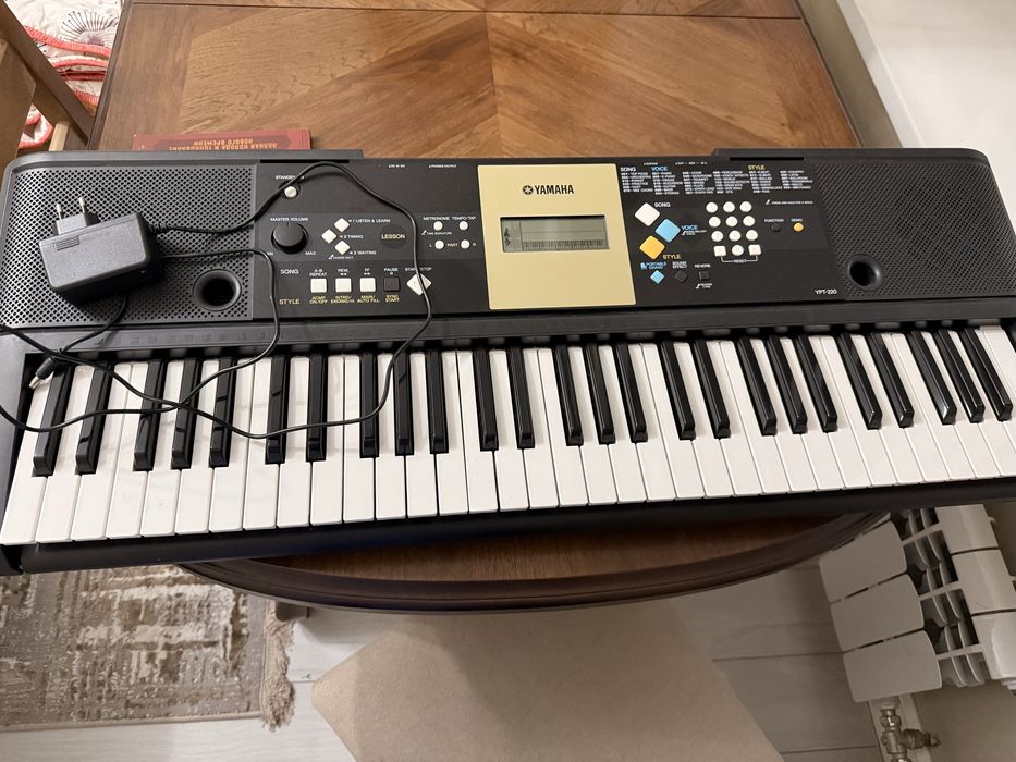 Продам синтезатор Yamaha