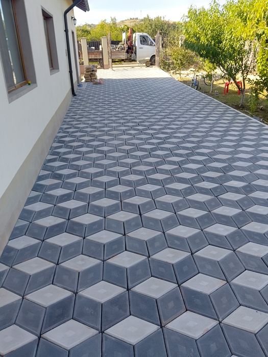 Pavele dale din beton