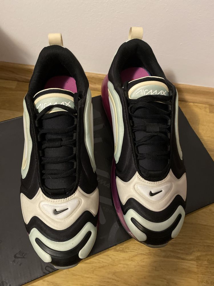 Adidasi Nike Air Max 720