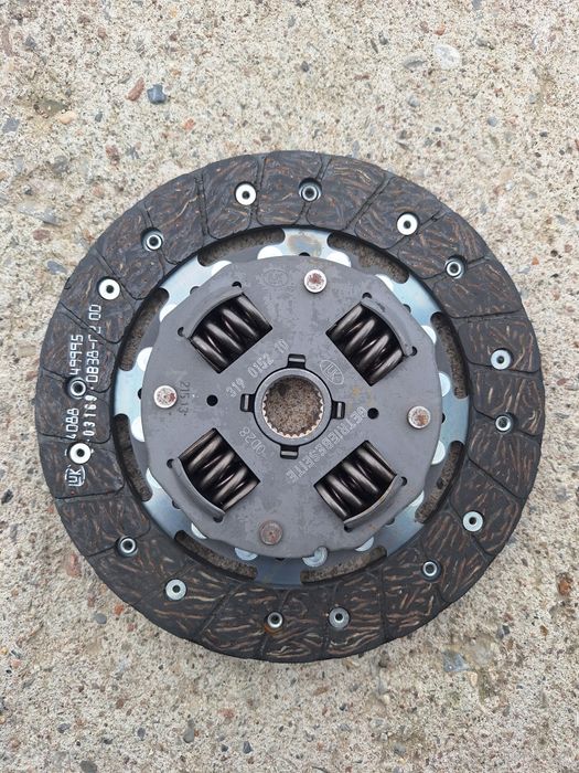 Феродов Диск Luk  Нов Nissan Micra K12 1,4 Benzin 2002-2010 Година