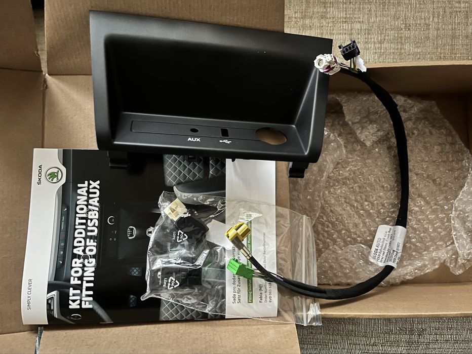 USB и AUX за Шкода