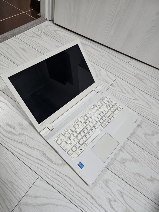 Laptop Toshiba ALB (cititi descrierea)