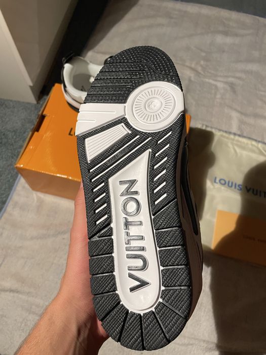 LV Skate Black and White