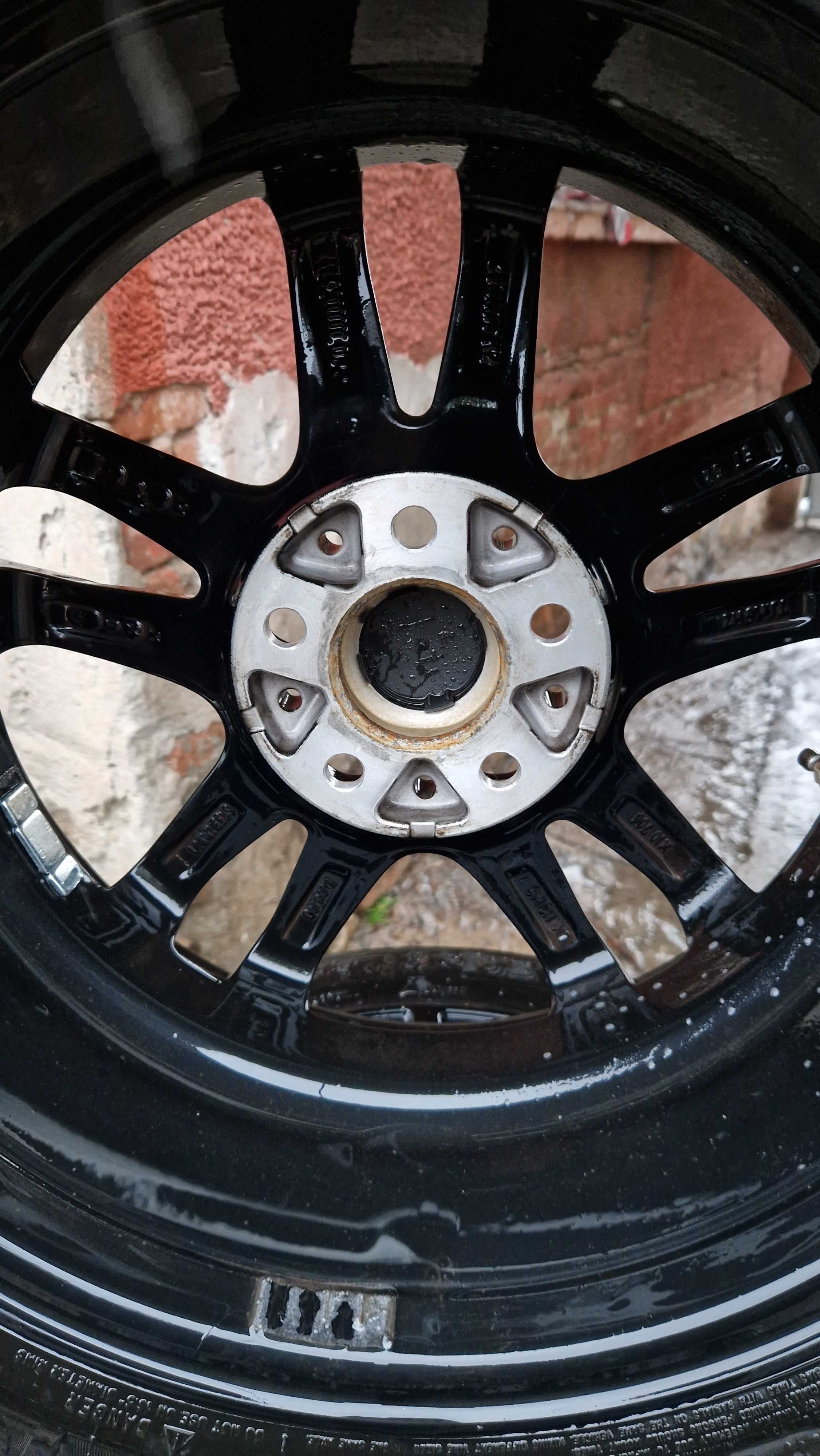 VW,VAG GRUP джанти със зимни гуми 205/55/16 7J×16 ET52 5×112 + сензори