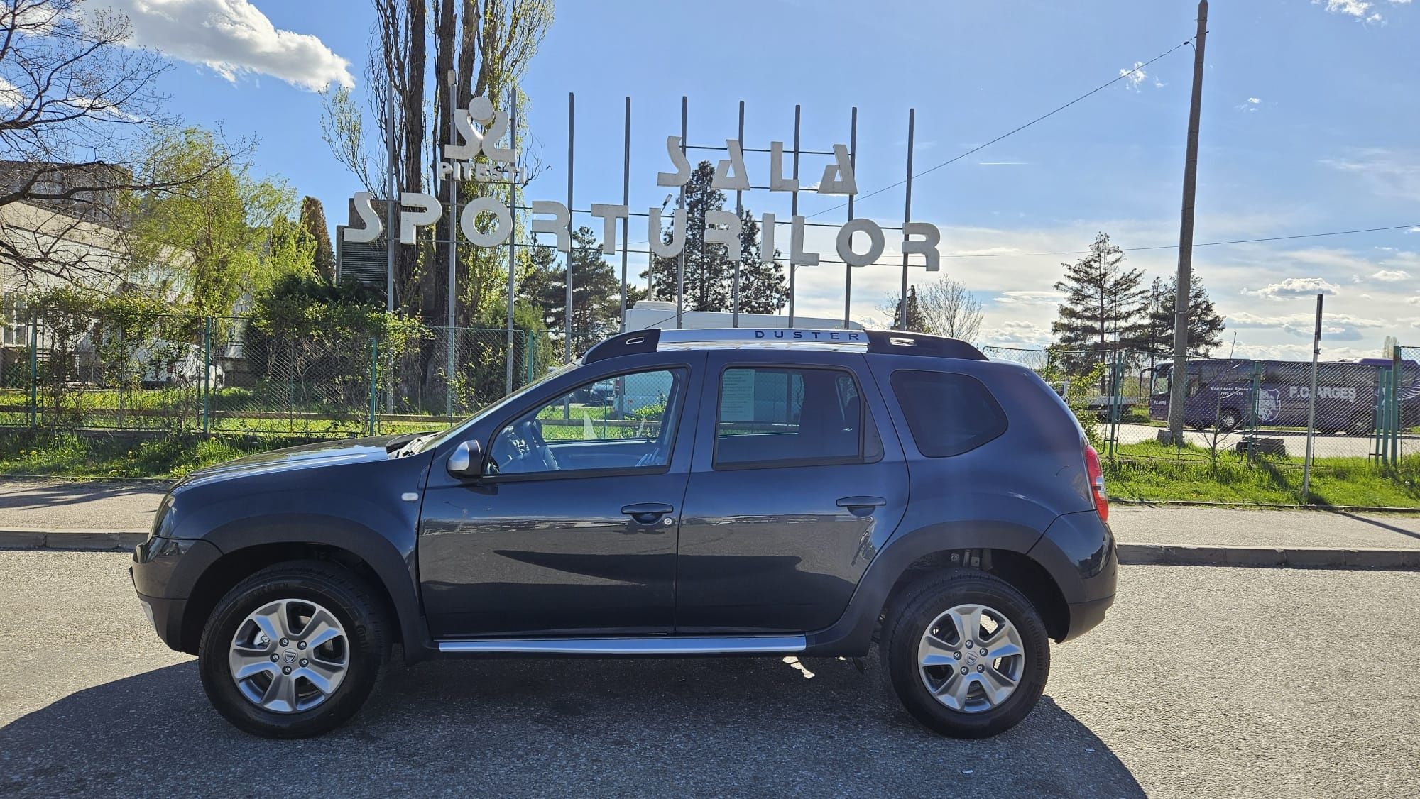 Dacia Duster 1.5 dci 110 cp euro5 4WD 4X4 prestige full options