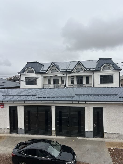 Уй сотилади 8 хона 340 квадрат 2 этажли Олмалик шахар Янги Бустон