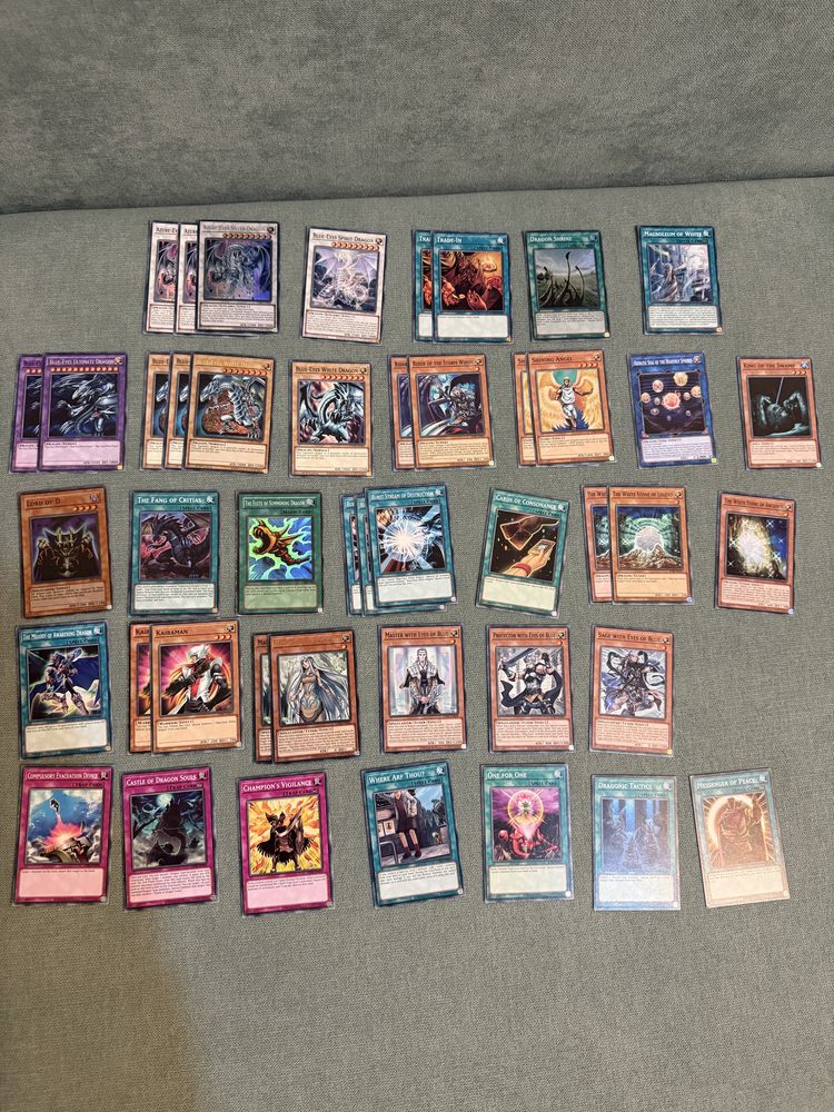 Yu-Gi-Oh - Blue-Eyes и Kaiba тематични карти