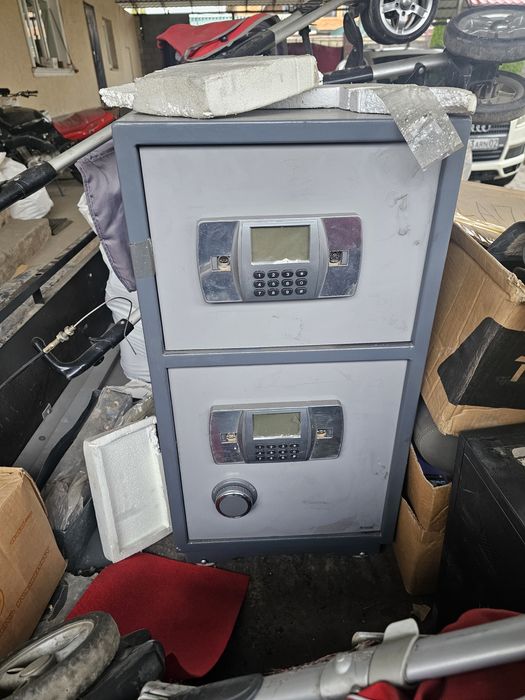 Сейф двухсекционный