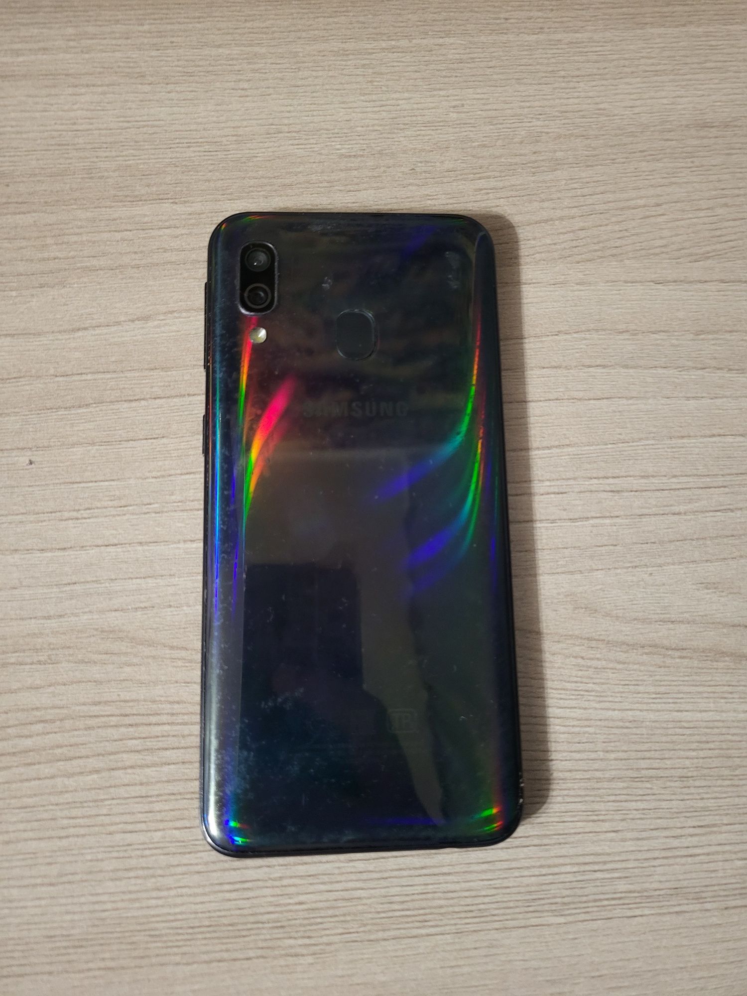 Продам Samsung Galaxy A40