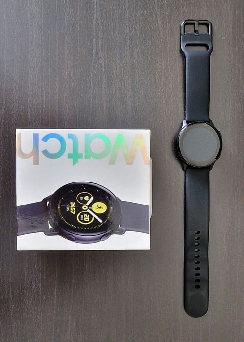 Продавам смарт часовник Samsung watch active
