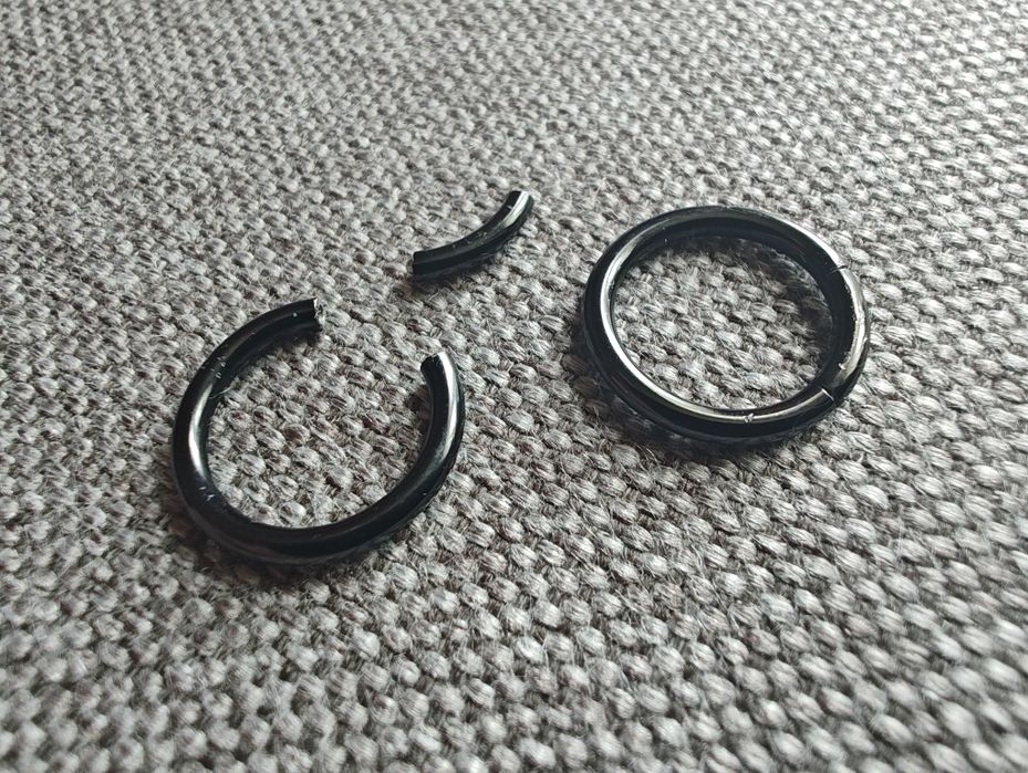 Cercei Piercing Segmentring Oțel negru.