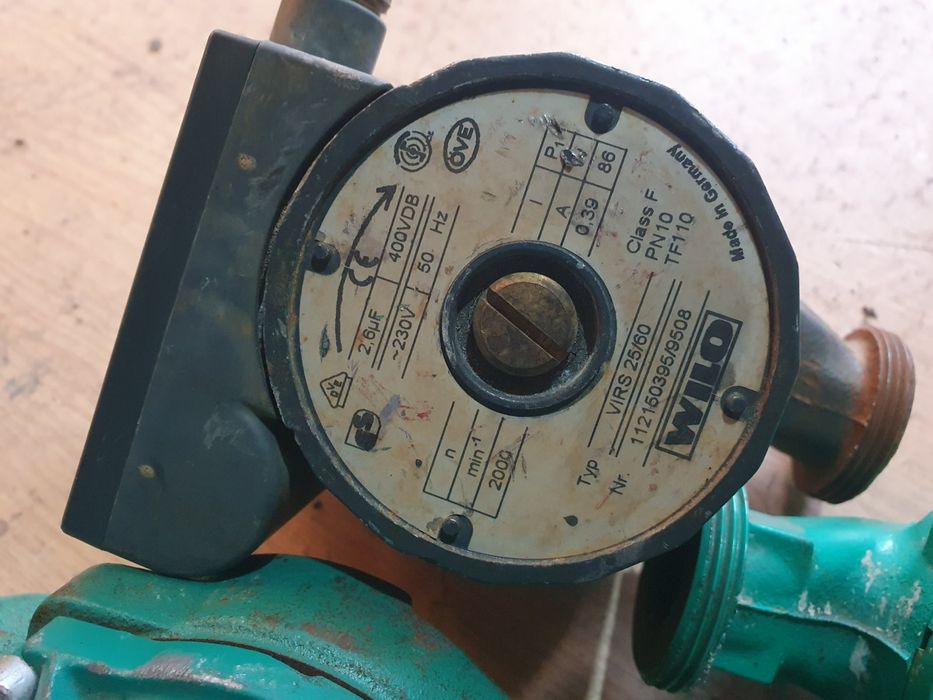 Продавам помпи за парно