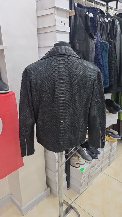 Мужская куртка из кожи питона