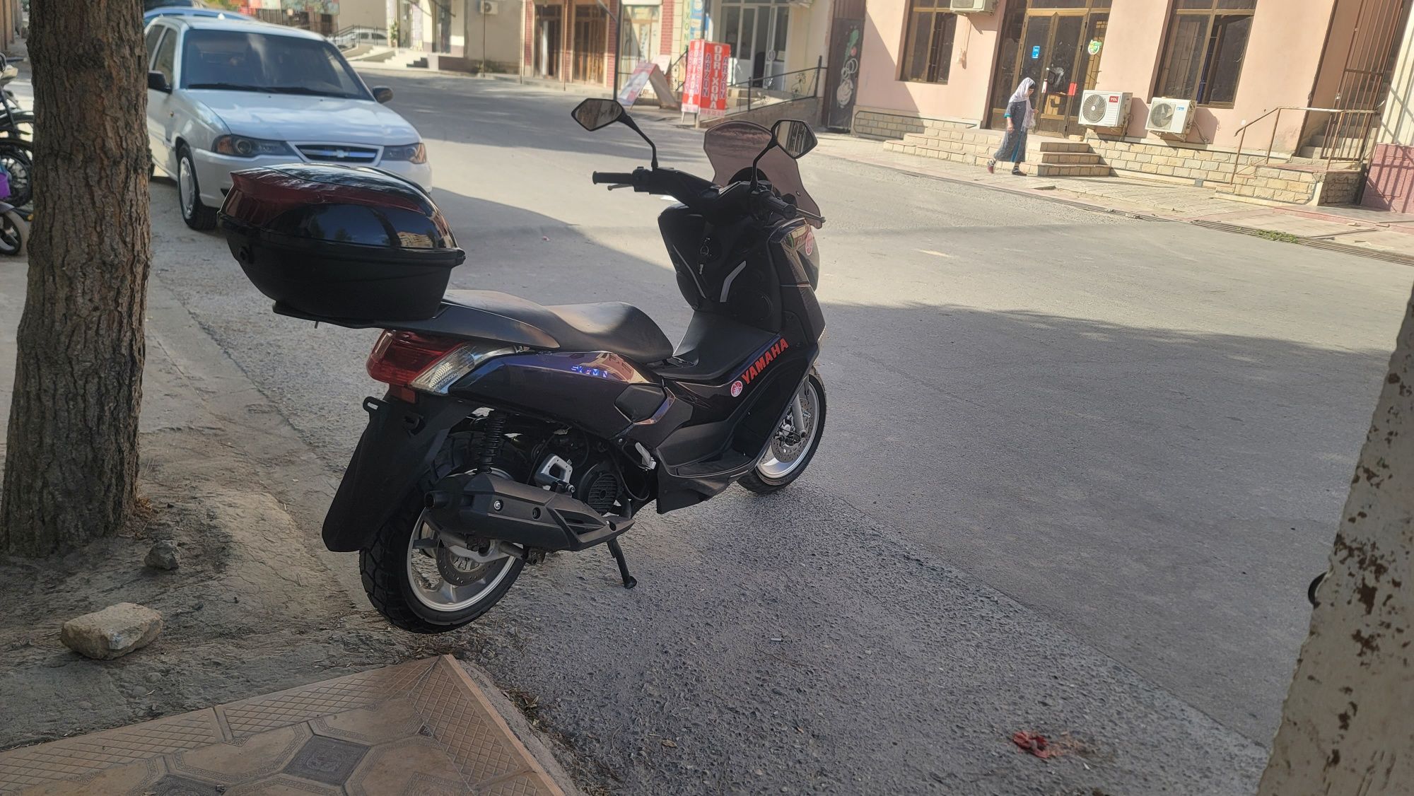 YAMAHA skutr sotiladi srochno