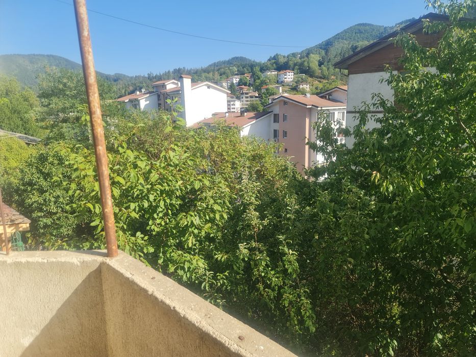 Продавам два етажа от къща в гр.Смолян,кв.Райково