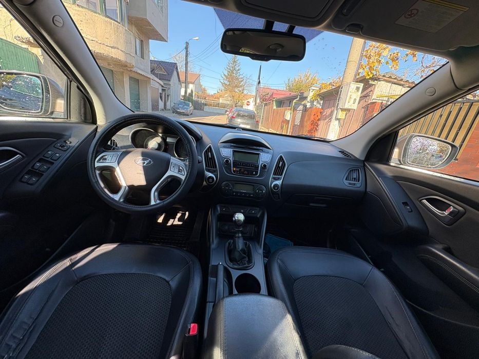 Vând Hyundai ix35