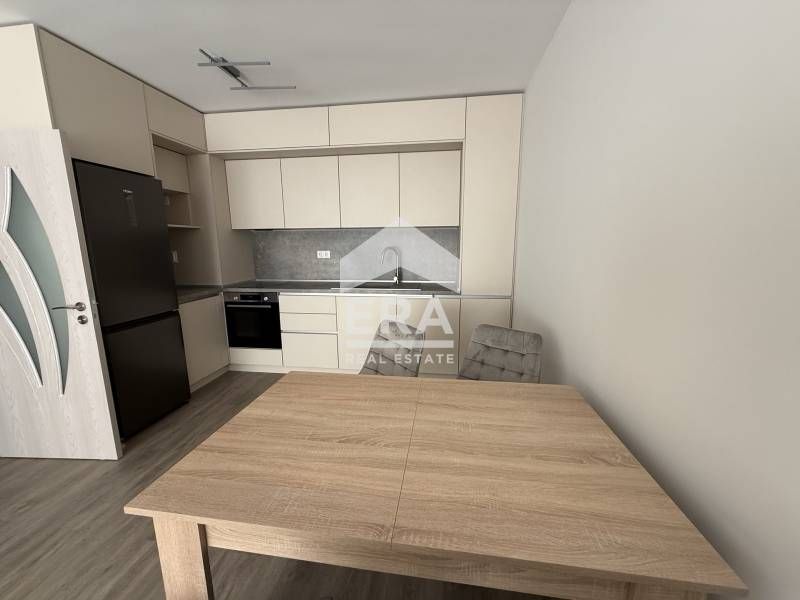 Двустаен новообзаведен апартамент под наем в центъра на град Варна