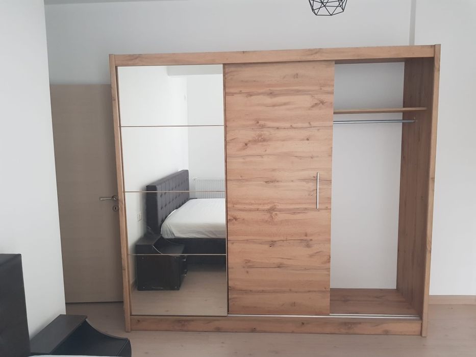 Pat 160/200 cu noptiere 1700 ron