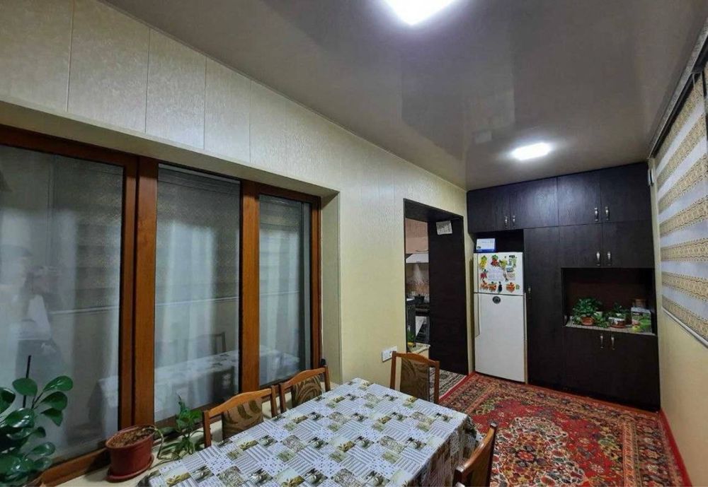 Метро косманавтов , продается 4 комнатная квартира 84м2