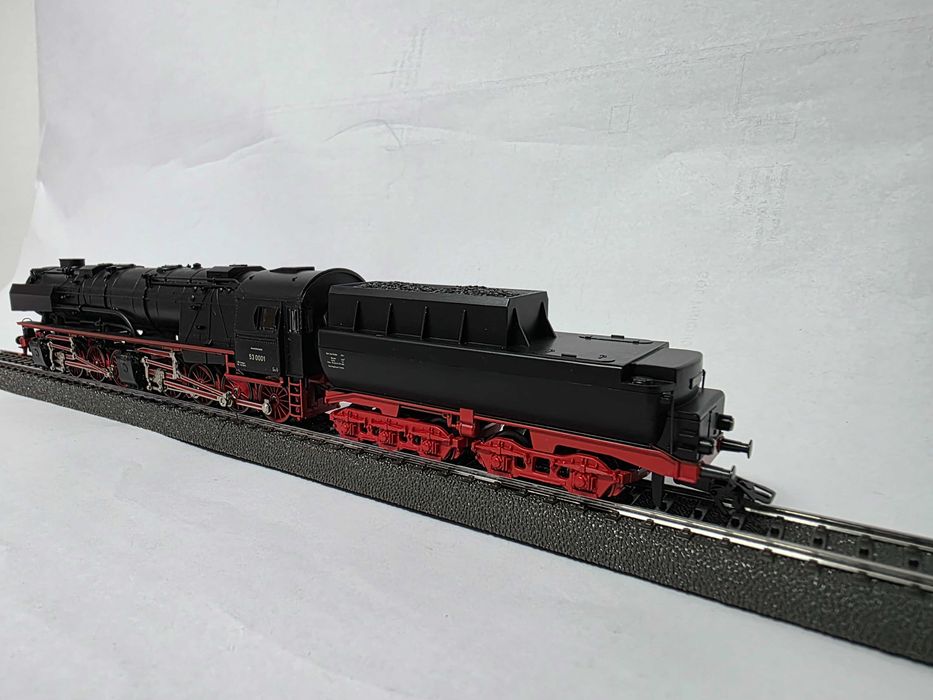 Locomotiva NOUA BR 53 BORSIG (Marklin AC)