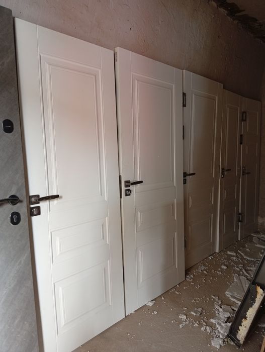 Продается дверь и межкомнатные двери