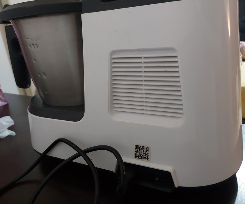 Vând robot de bucătărie