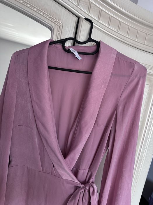 Rochie NA-KD roz pudra