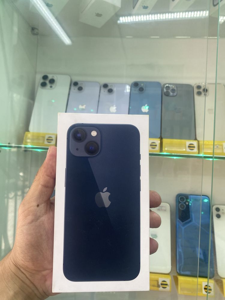 Продам Iphone 13..