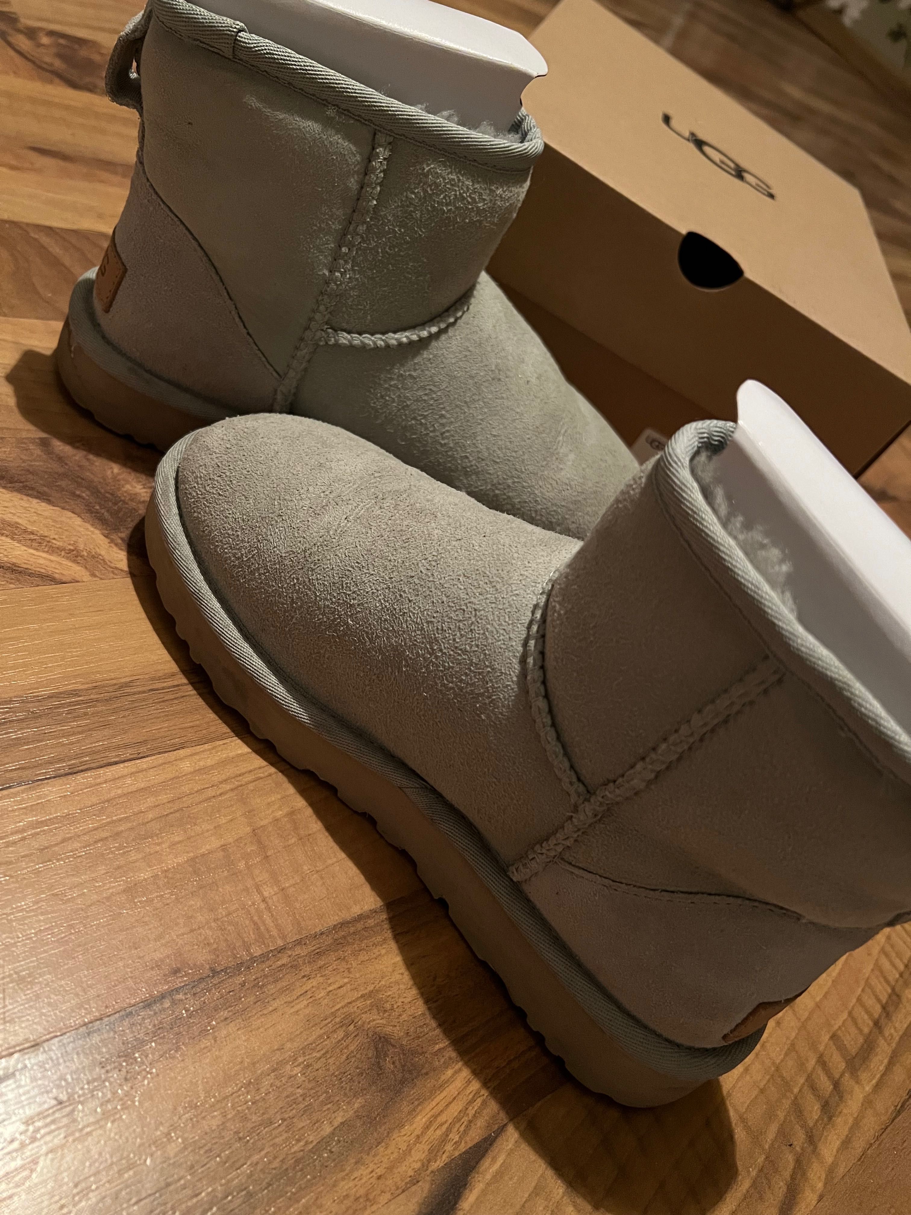 UGG Cizme scurte din piele intoarsa Classic Mini II/marimea 36