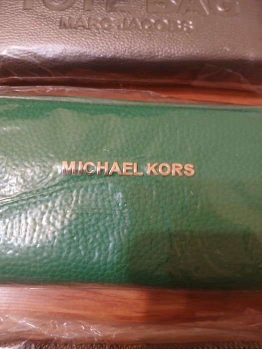 Portofele de firma, superbe