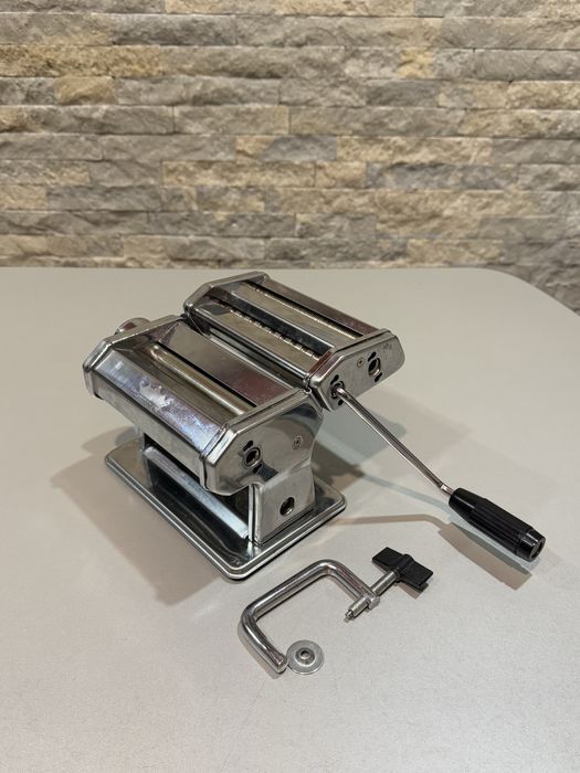 Aparat de facut paste