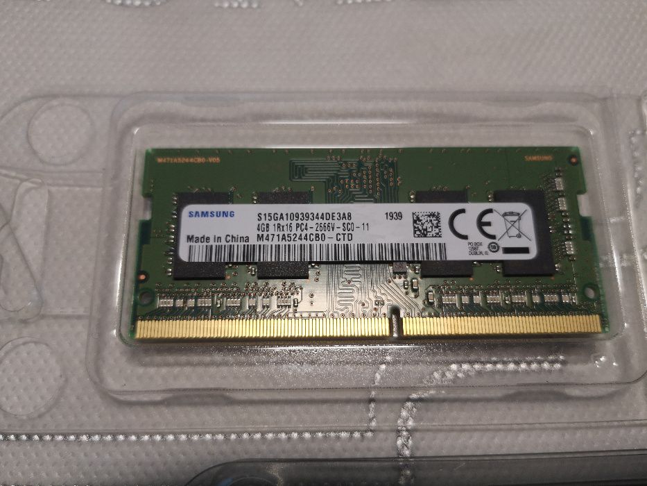 Продам новую память для ноутбука ОЗУ DDR 4 PC4 на 4gb 2 шт.