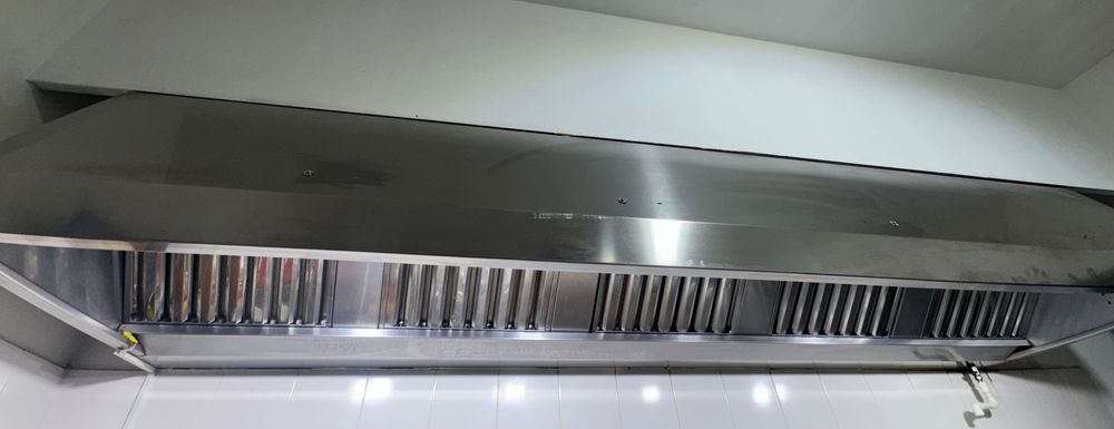 Hotă profesională din inox – 3 metri, cu filtre incluse (fără motor)