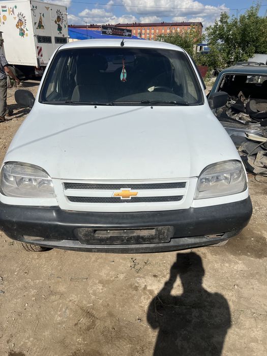 Нива шевроле по запчастям  полный разбор