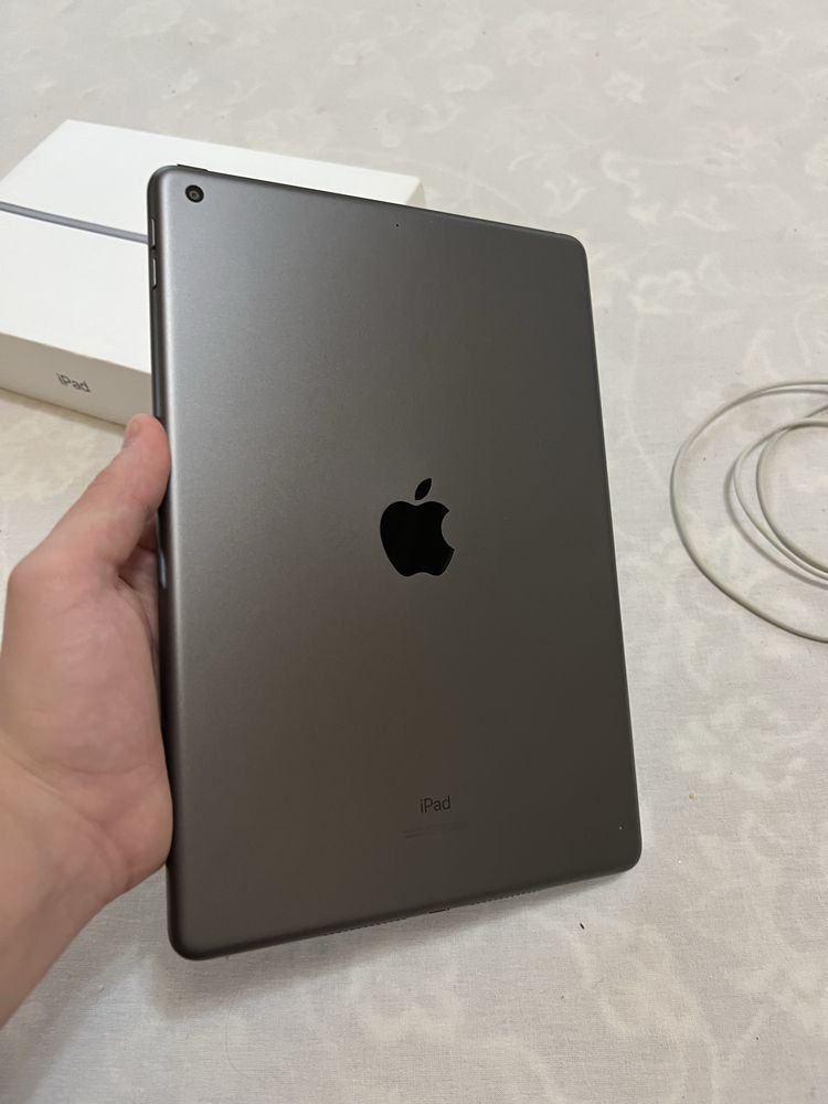 iPad 8 generation SROCHNA Full karopka nakleyka wi-fi